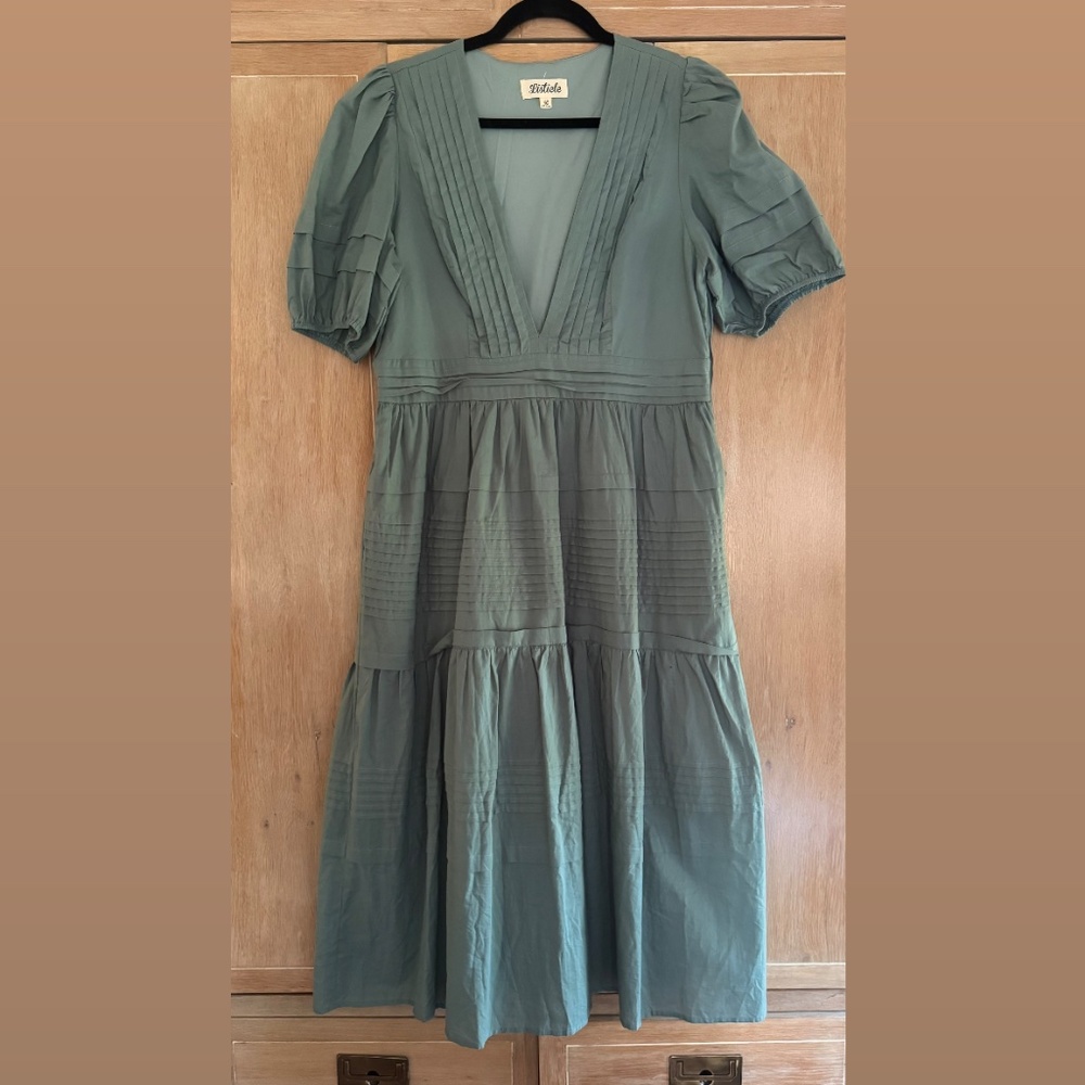 Listicle Midi Dress